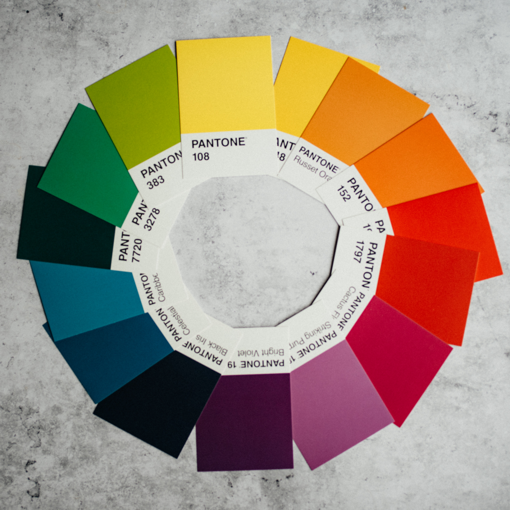 Color wheel for interior decorating