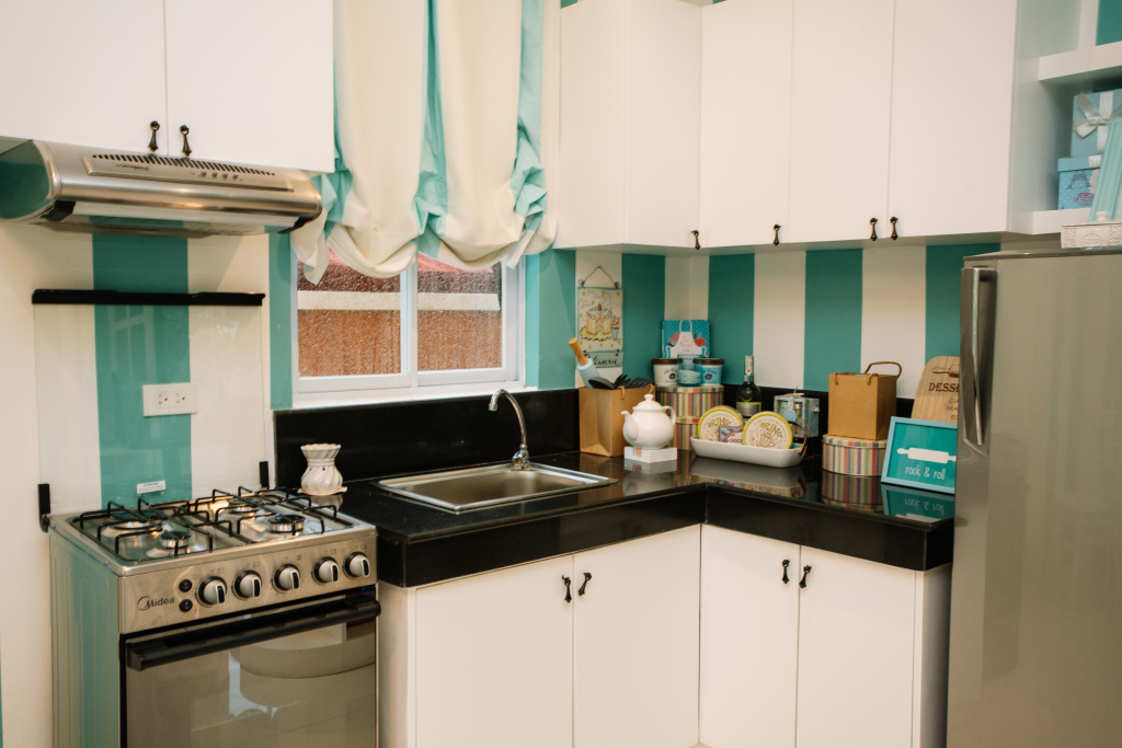 green wallpaper in kitchen