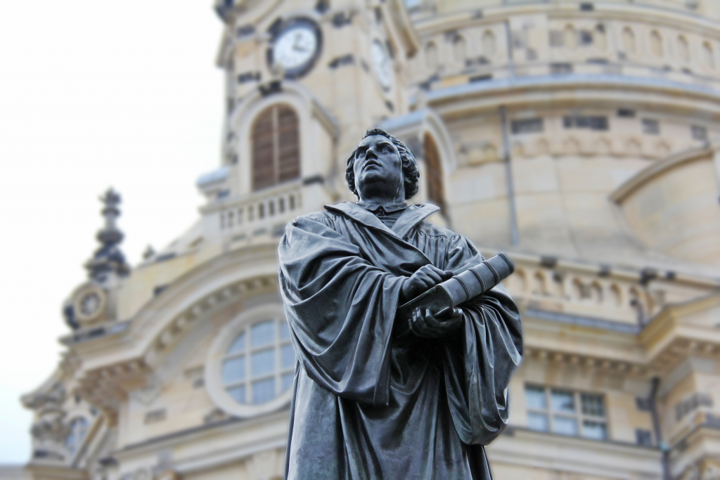 martin luther statue