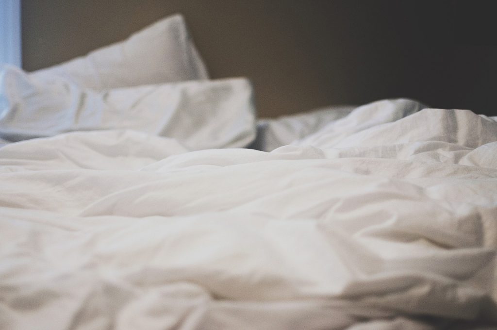 how to choose the right bed sheets