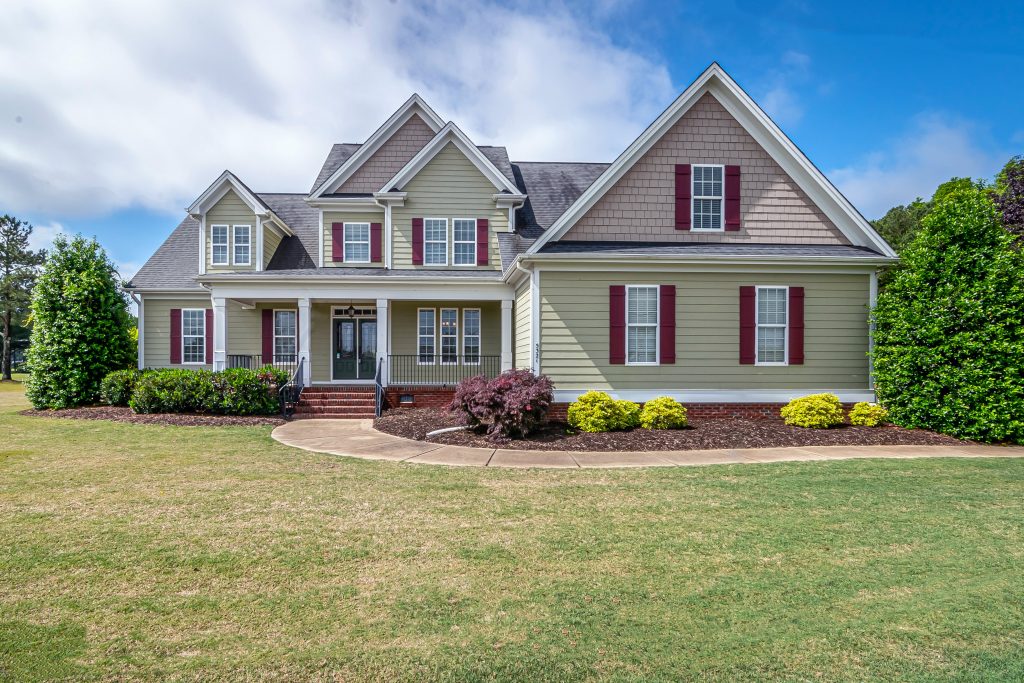 what features does a typical american house have