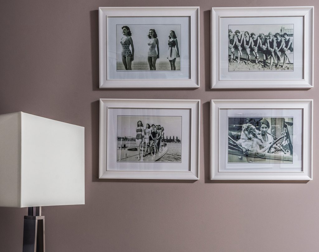 photo gallery accent wall